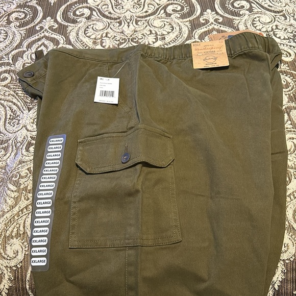 Men’s cargo pants 2x. The color is olive. - Picture 2 of 4